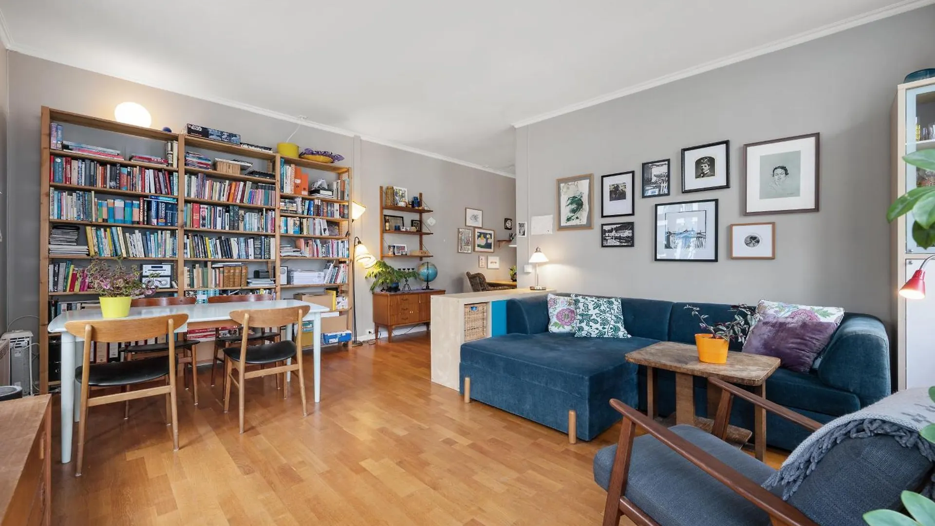 Centrally Located Apartment With Balcony Bergen